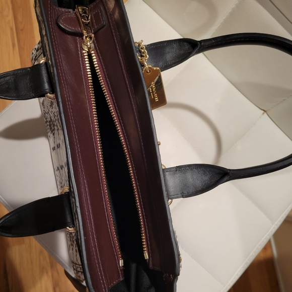 EUC Coach Exotic Swagger Satchel - Picture 10 of 15